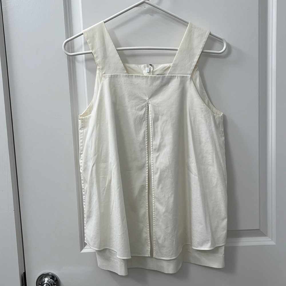 Theory Minimalistic Layered Tank